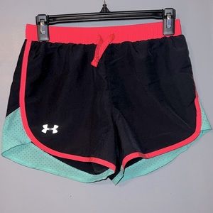 Girls under armour athletic shorts size large/extra large